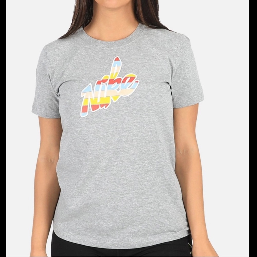 Nike Sportswear T-Shirt, women's Sz XS, color grey, retro vibes large logo, NWT!